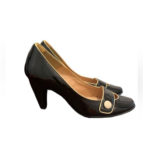 Söfft black heels with cute button detail‎ - Picture 9 of 9